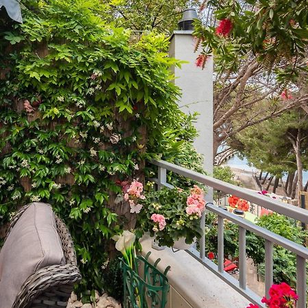 Beachfront Apartment Romilda Макарска Экстерьер фото