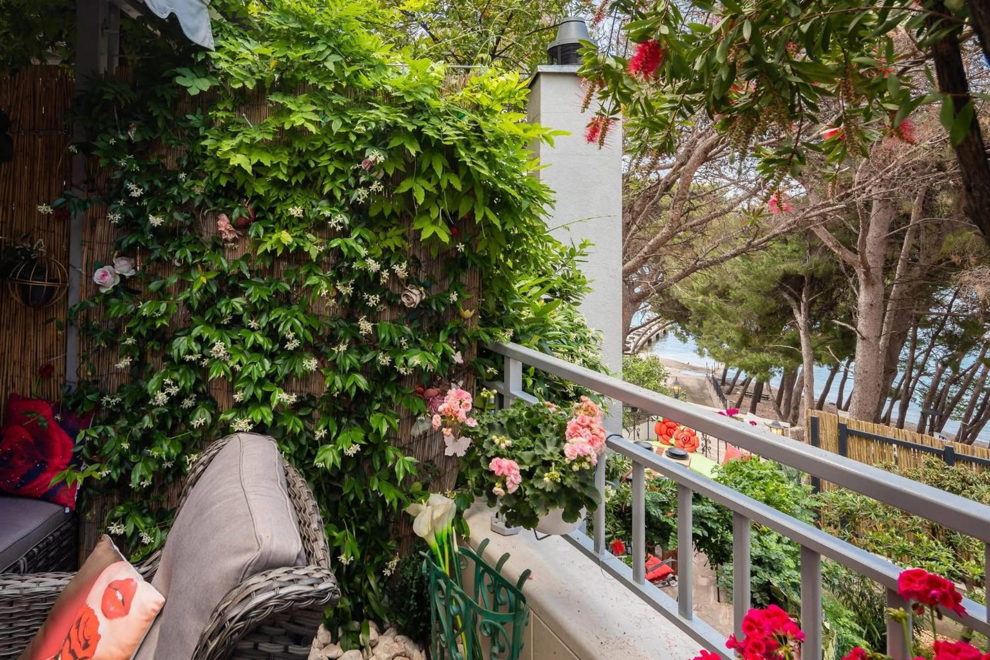 Beachfront Apartment Romilda Макарска Экстерьер фото