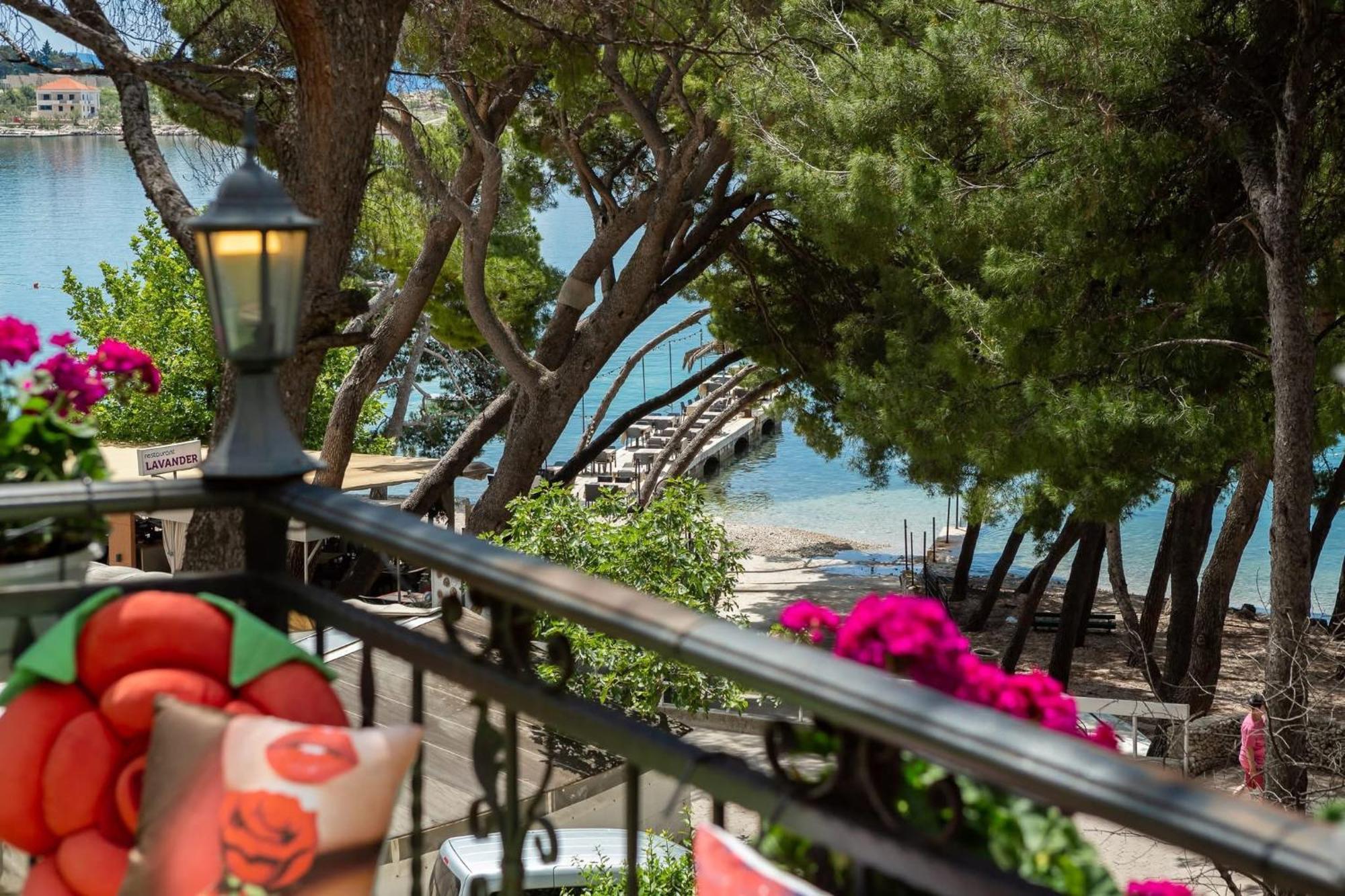 Beachfront Apartment Romilda Макарска Экстерьер фото
